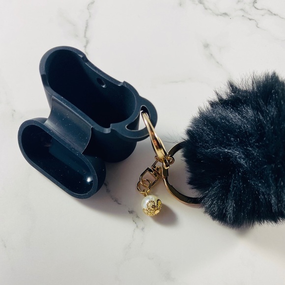 NEW Black Classy Case & Keychain for Airpods - Picture 6 of 6